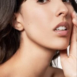 Baume à Lèvres "Nordgron" - Chanvre Et Acide Hyaluronique - Le Rouge Français - 4g -XOXO Cosmetique Magasin CLOSE UP 050 LE BAUME NORDGRON e1612278080298