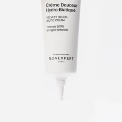 Crème Douceur Hydro-Biotique - Aloe Vera, Huile De Cameline Et Beurre De Karité - Peau Sensible Et Sèche - Magnésium - Novexpert - 30 ML 5 Crème Douceur Hydro-Biotique - Aloe Vera, Huile De Cameline Et Beurre De Karité - Peau Sensible Et Sèche - Magnésium - Novexpert - 30 ML -XOXO Cosmetique Magasin cremedouceur