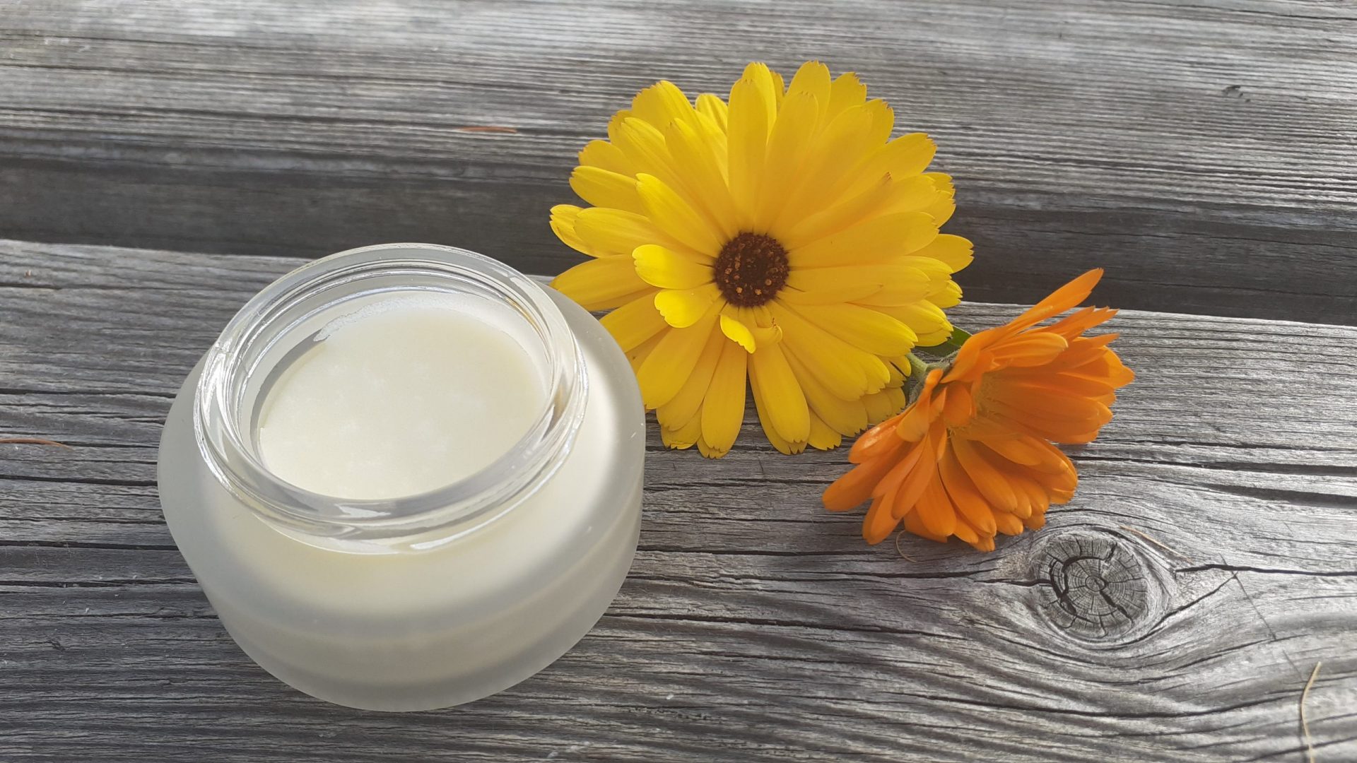 XOXO Cosmetique Magasin -XOXO Cosmetique Magasin 20191027 142052 scaled 1